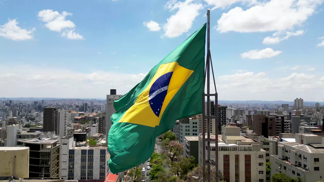 Bandeira do Brasil em movimento
